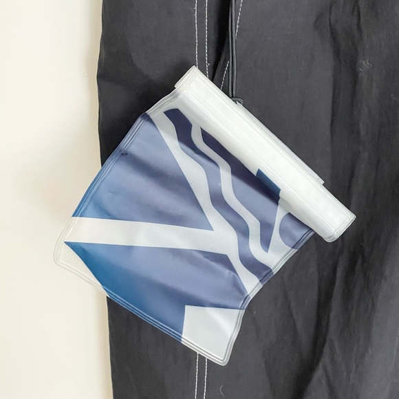 NEW Men's Cutter & Buck Black Swim Trunks 3XB / 3TG w/ Waterproof Phone Bag - Picture 6 of 7